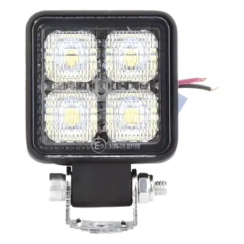 Luz de Trabajo LED / 800 Lúmenes / 4 LEDs 10 W / Alcance 75 m (246.1 ft) / 12-24 VCD / IP67 e IP69K