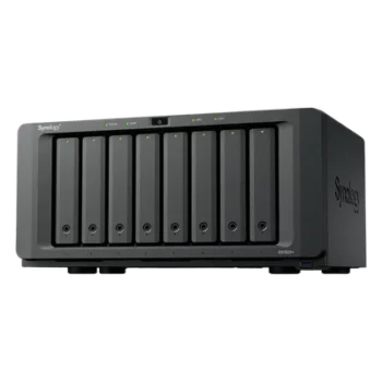 NAS Empresarial / 8 Bahías / AMD Ryzen V1500B / 8 GB DDR4 ECC / 2 Puertos 2.5GbE / Expansión 10GbE/25GbE / Caché M.2 NVMe / Lectura 2,239 MB/s