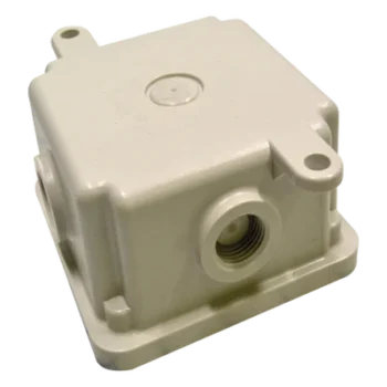 Caja Trasera Resistente a la Intemperie / Termoplástica No Metálica / IP66 / 3 Entradas 1/2" / 4.38 x 2.44 in