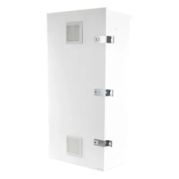 Gabinete para instalación de 3 Baterías PL110D12, Fabricado en Lámina Galvanizada, Accesorios para piso o poste (No incluidos)