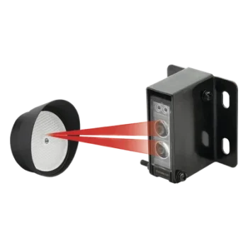 Detector Fotoeléctrico / Rango Ajustable 14 m (45.9 ft) / IP66 Exterior / Salida Relé NO/NC/COM / LED Alineación y Disparo / 12 VDC