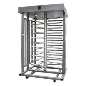 Torniquete de Cuerpo Completo / 4 Ejes de Seguridad / Rotación 90° / Paso 25 Personas/min / Emergencia 40 Personas/min / Interior/Exterior con Techo / 110 VCA / Acero Inoxidable con Pintura Gris