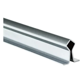 Guía de Piso para Ruedas Tipo V / 6 m (19.7 ft) / Acero Galvanizado / Fijación a Cemento / 3.78 kg/m