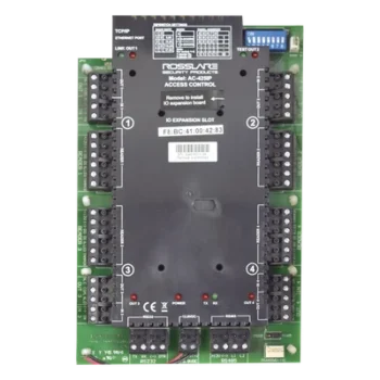 Controladora de acceso / 4 lectoras expandible a 8 / 30,000 usuarios / RS-485 y TCP/IP / 4 relés / Antipassback