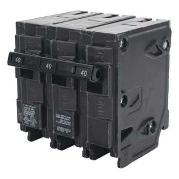 Interruptor Automático Enchufable / 3 Polos / 40 A / 10 kA / 240 V AC / Tipo QP