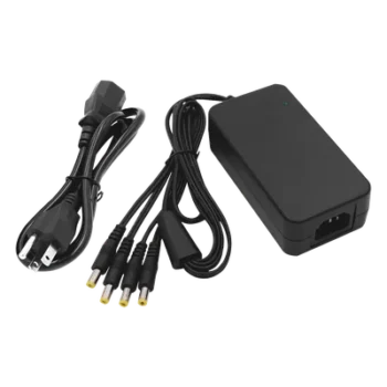 Fuente de Poder / 4 Salidas Jack Macho / 12 Vcc / 5 A / 60 W / 100-240 V~ / 4.6 x 2.4 x 1.3 pulg