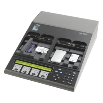 Analizador de baterías / 4 cavidades / 80 W / 1.2-16 V / 4 A por estación