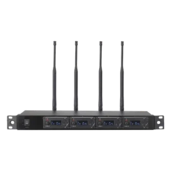 Receptor UHF / 4 Canales Independientes / 100 Frecuencias / Rango 700-900 MHz / Pantalla LCD