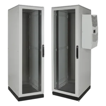 Gabinete de Telecomunicaciones / 700 mm Ancho (2.3 ft) / 800 mm Profundidad (2.6 ft) / 42 UR / NEMA 12 / Compatible Aire Acondicionado G28 / Gris Claro
