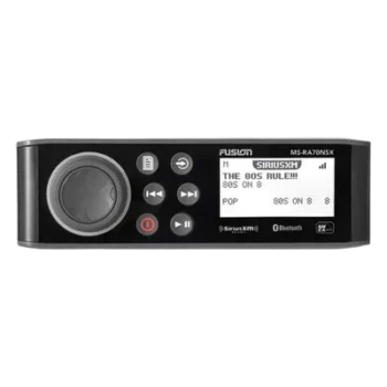 Sistema de Audio Marino / Pantalla LCD Monocroma 2.6" / Multi-Zone 2 Zonas / Potencia Pico 200 W / Bluetooth y ANT / IPX7 / USB