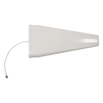 Antena Direccional de Banda Ancha / 11.5 dBi / 600-960 MHz / 1425-4000 MHz / 50 Ohm / IP66 / N Hembra