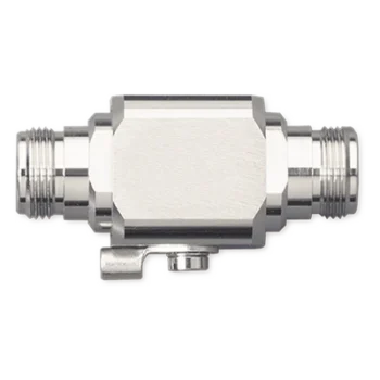 Protector contra descargas eléctricas. Cubre los rangos de frecuencia de los amplificadores de Señal Celular. 50 Ohm. Conectores N.