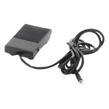 Pedal PTT / Conector 3.5 mm / Cable 1.45 m (4.76 ft) / Serie HLP-SNL / Radio Base Móvil