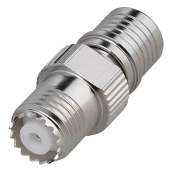 Adaptador en Línea, de Conector QMA (Quick Mate) Macho a Mini-UHF Hembra, Bronce Blanco/ Oro/ Teflón.