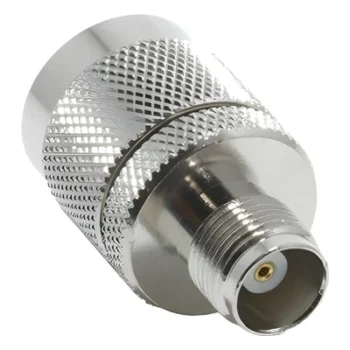 Adaptador RF en Línea / TNC Hembra a N Macho / Cuerpo Bronce Niquelado / Contacto Oro / Aislante Teflón