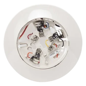 Base Enchufable para Detector de Humo / 4 Hilos / Relé Auxiliar Forma A y C / Salida para Anunciador Remoto / 24 VAC/DC / Montaje en Caja Octogonal 3½" y 4" (8.9 cm y 10.2 cm) o Cuadrada 4" (10.2 cm)