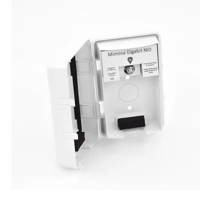 Protector PoE Gigabit / Protección Línea a Línea y Línea a Tierra / GDT 10 kA / IP54 / -40 a 55°C / Montaje en Pared