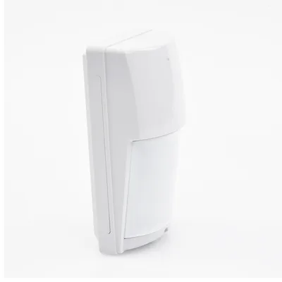 Sensor PIR / Interior y Exterior / Cobertura 12 x 15 m (39.4 x 49.2 ft) / Alámbrico / Doble Blindaje / Selector Día/Noche