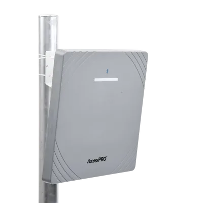 Lector RFID UHF / Alcance 12 m (39.4 ft) / Antena 12 dBi / Bluetooth / Wiegand 26 Bits / -20 a 80 °C