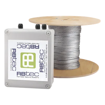 Kit de Cable Sensor Perimetral IRONCLAD para Cercas Ciclónicas / 152 METROS / 1 ZONA / Sin Falsas Alarmas por Viento / TODO Incluido