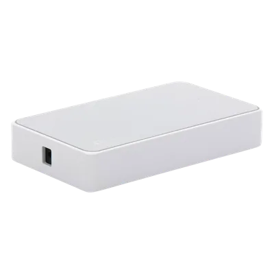 Switch de escritorio / 8 puertos / 10/100 Mbps / Auto-MDI/MDIX / Green Ethernet / 5.3x3.1x0.9 in