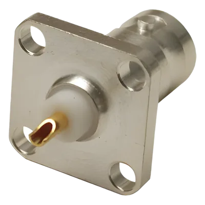 Conector BNC Hembra para Chasis / Montaje en Panel 17.53 mm / 4 Perforaciones 12.7 mm (0.5 in) / Impedancia 50 Ohm / Terminación por Soldadura
