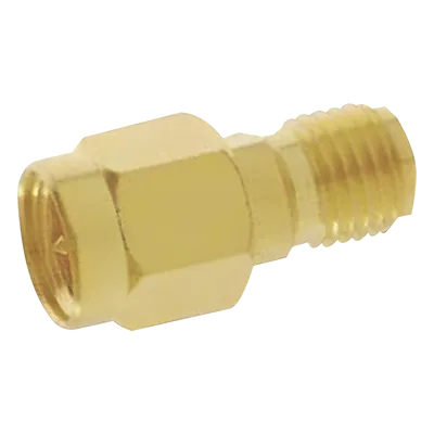 Adaptador en Línea / SMA Macho a SMA Hembra Inverso / Cuerpo Bronce Oro / Contacto Oro / Aislante Teflón