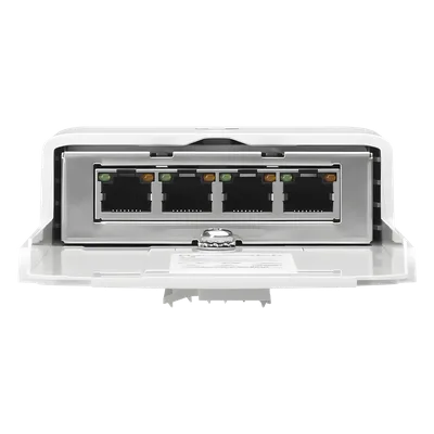 Switch PoE de Paso para Exterior / 4 Puertos Gigabit / 24V PoE / IP67 / -30°C a 70°C / 4 Gbps Throughput