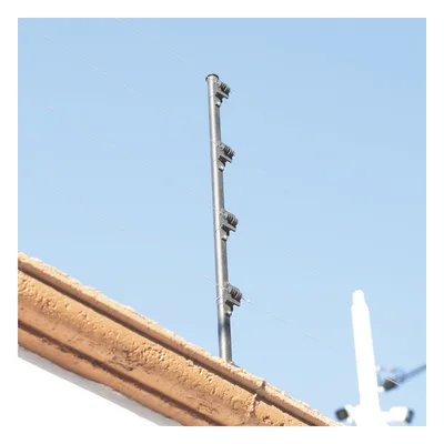 Aislador de Paso Reforzado / Aislamiento 18 kV / Resistencia Mecánica 10.2 kg / Protección UV / Polipropileno y Policarbonato