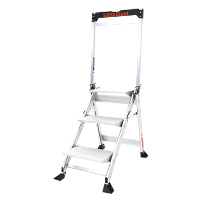 Escalera de Tijera / 3 Peldaños Jumbo / Altura 0.67 m (2.2 ft) / Capacidad 170 kg (375 lbs) / Barra Anti-caídas / Almohadillas Antideslizantes