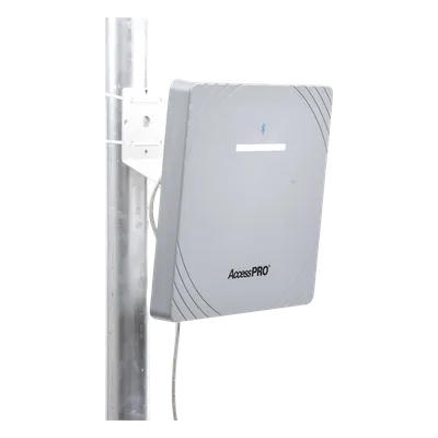 Lector RFID UHF / Alcance 6 m (19.7 ft) / Bluetooth / Antena 12 dBi / Wiegand 26 / IP Climas Extremos