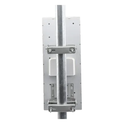 Antena sectorial / 90° apertura / 17 dBi / 4.9-6.0 GHz / MU-MIMO 4x4 / IP67 / 1.95 x 0.51 x 0.36 ft / 8.16 lb