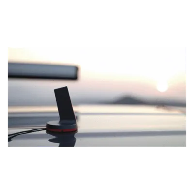 Amplificador de Señal Celular para Vehículos / 4G LTE y 3G / Cobertura 32x / Puerto USB 5V/2.1A / Soporte hasta 7.5 Pulgadas / Antena Magnética