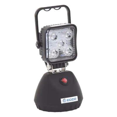 Luz de Trabajo Recargable / 650 Lúmenes / 5 LED 3W / IP67 / Montaje Magnético / 3-4 Horas Autonomía