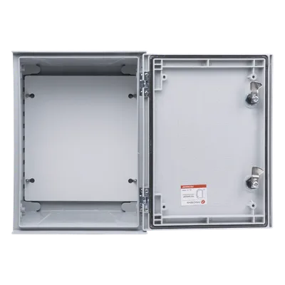 Gabinete de Poliéster / IP65 / 300 x 400 x 200 mm / Carga 30 kg / Placa Trasera Incluida / Cerradura con Llave