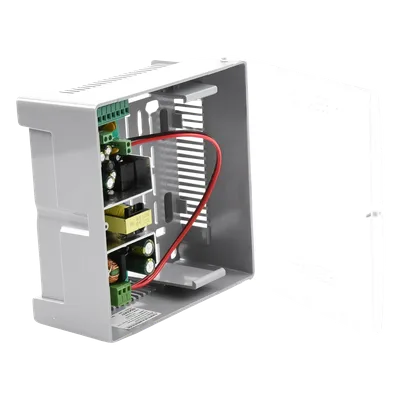 Fuente de Poder con Gabinete / 4 Salidas / 11-15 Vcc / 5 A / Entrada 96-264 Vca / Protección de Batería 10.5 V