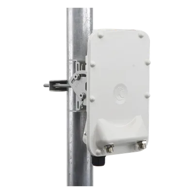Radio Point-to-Point / Hasta 1.36 Gbps / 4.91-6.2 GHz / 802.11ac Wave 2 MU-MIMO 4x4 / Conectorizado / +80 km / IP66/67