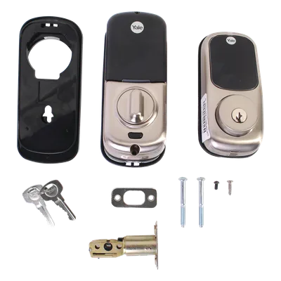 Cerradura electrónica / Teclado táctil y llave mecánica / 250 usuarios Z-Wave / 4 baterías AA / 1 año autonomía / 3 idiomas por voz