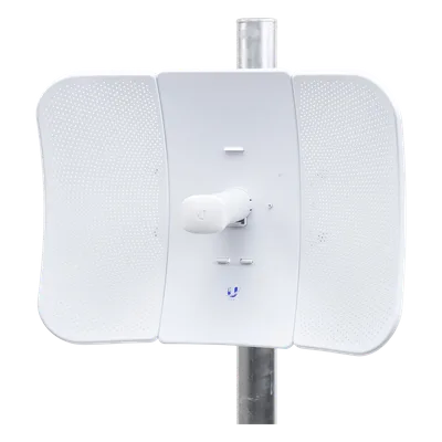 Cliente PtMP LTU™ Long Range, 5 GHz (4.8 - 6-2 GHz) con antena integrada de 26 dBi