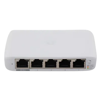 Switch Administrable Compacto / 5 Puertos Gigabit RJ45 / PoE 802.3af/at Entrada / USB-C o PoE / 4.22 x 2.76 x 0.83 pulgadas