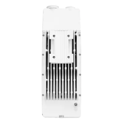 Radio de Backhaul de alta capacidad hasta 1.2 Gbps, banda licenciada 11 GHz (10.7-11.7 GHz), no incluye duplexers