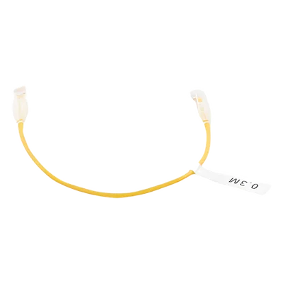 Cable de Parcheo Slim UTP Cat6 / 30 cm (0.98 ft) / 28 AWG / Amarillo / 10 Gbps