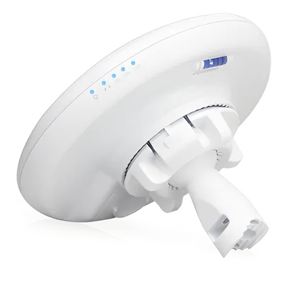 Radio airMAX de alta capacidad, hasta 1 Gbps en 60 GHz con failover en 5 GHz, con antena integrada de 17.2 y 10 dBi respectivamente