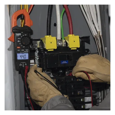 Amperímetro de Gancho / 400A CA / CAT III 600V / Probador de Fase / Divisor de Línea / Retroiluminado / 2 m (6.6 ft) de Protección ante Caídas