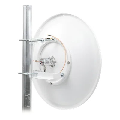 Antena Parabólica Direccional / 4.9-6.4 GHz / Ganancia 30 dBi / Dual Slant 45° y 90° / Alcance 30 km (98,425 ft) / Diámetro 60 cm (23.6 in)