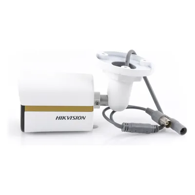 Cámara Bala TURBOHD 4K / Imagen a Color 24/7 / Lente 2.8 mm / Luz Blanca 20 m (65.6 ft) / Exterior IP67 / WDR 130 dB / Metal