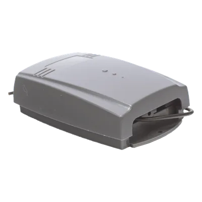 Receptor Inalámbrico / 3 Canales / 433 MHz / 12/24 VCC/VCA / 25 m (82 ft) / 400 Controles / 3 Salidas de Relé COM/NO