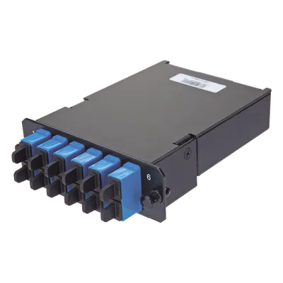 Placa Acopladora de Fibra Óptica / 12 Fibras Monomodo OS2 / 6 Conectores LC Duplex / Pérdida de Inserción ≤0.35 dB / Color Azul TIA/EIA-568-C.3