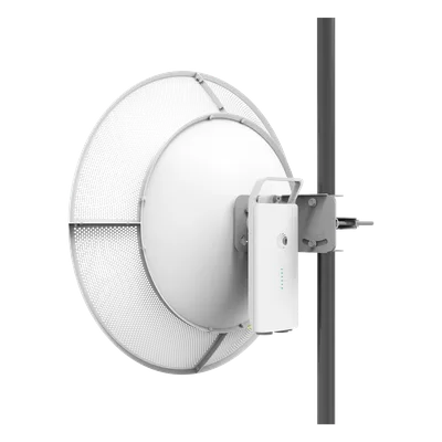Enlace Backhaul / 1 Gbps / Wi-Fi 6 / Antena 25 dBi / 4.9-6.2 GHz / Alcance 10 km (32,808 ft) / IP67
