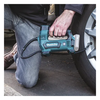 Inflador Inalámbrico / 121 PSI / 12V CXT / 10 L/min / Manguera 650 mm / 1.2-1.3 kg